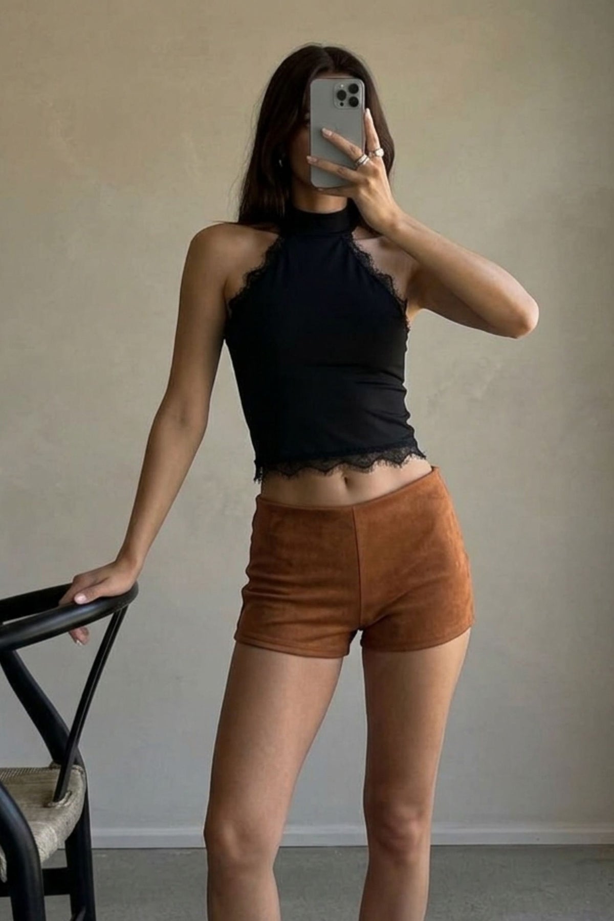 Short suede gamuzado con cierre lateral