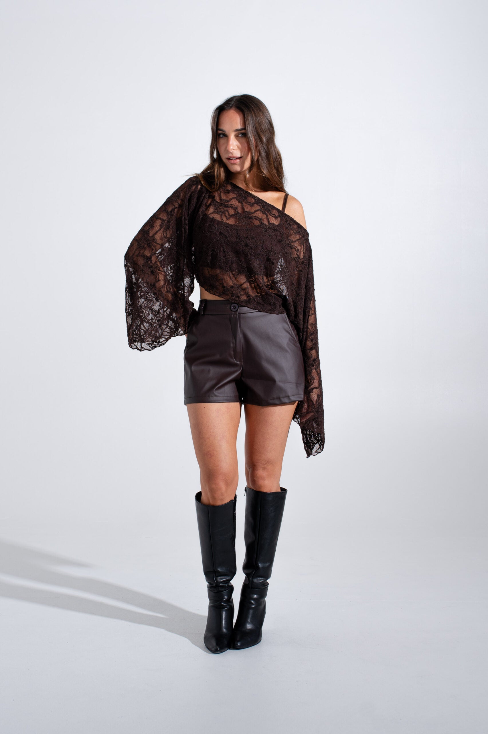 Top bote manga ancha encaje velvet