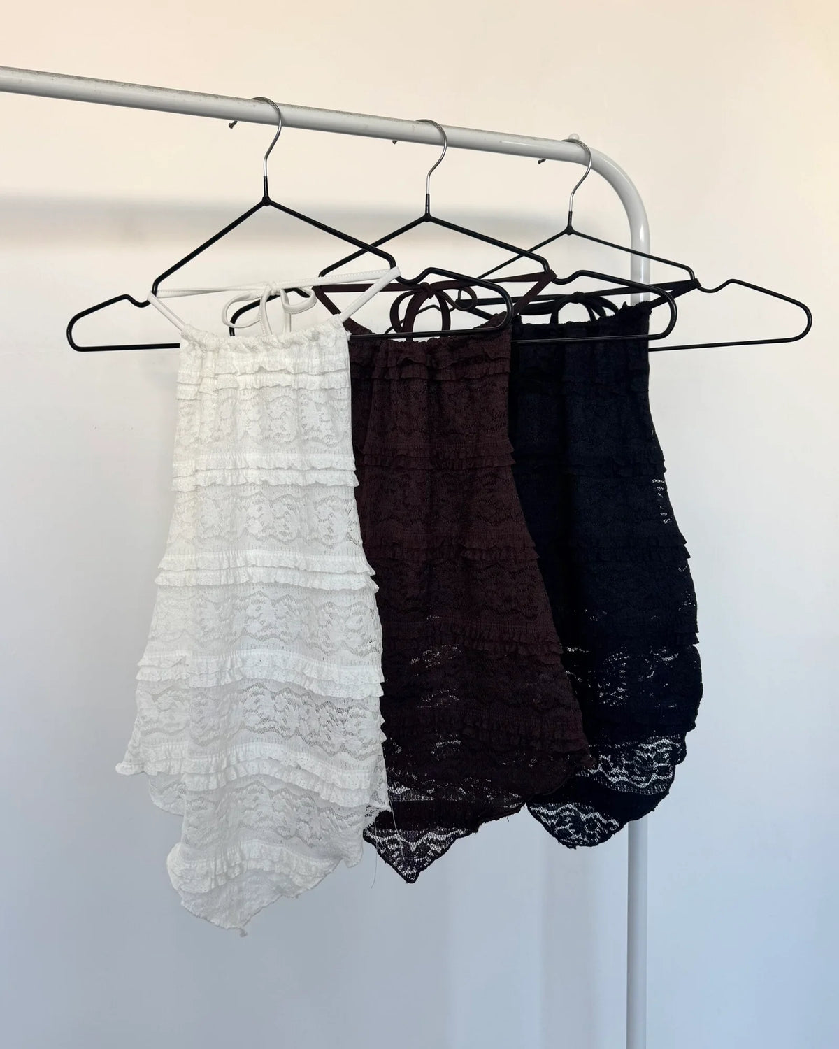 Top encaje voladito maura halter para atar cuello y pico