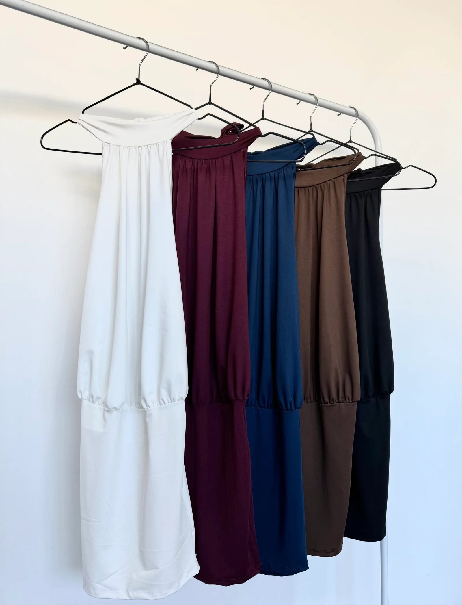 Vestido microfibra cuello americana halter para atar con frunce cuello y cintura globo