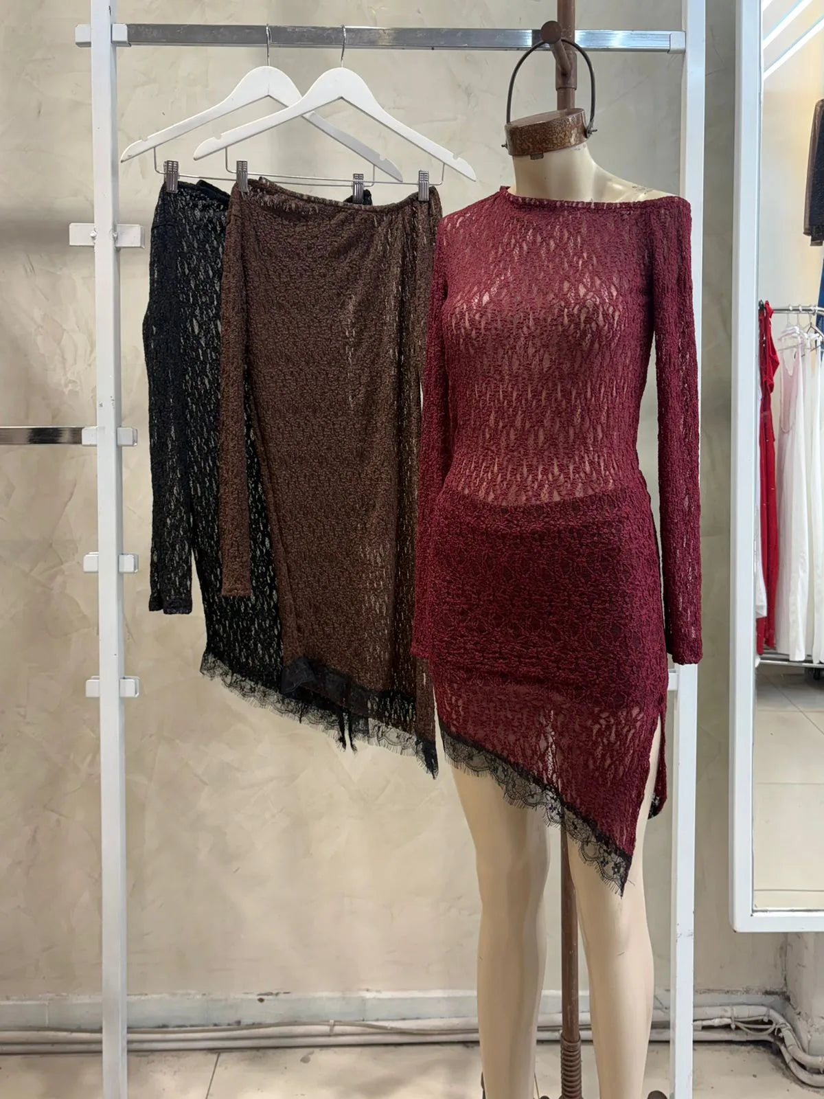 Vestido pico con puntilla (Encaje carmela)