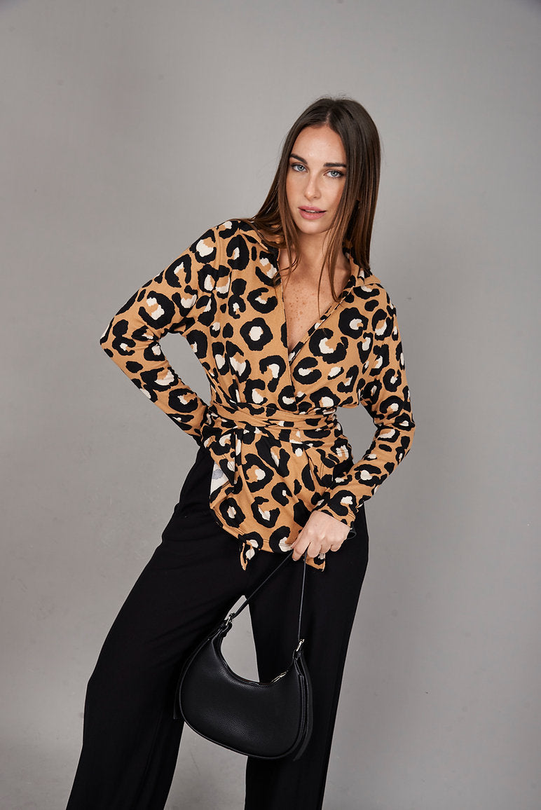 Capa cruzada con cinto