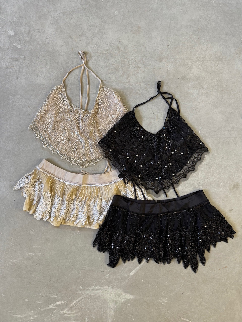 Falda brillos volados en pico