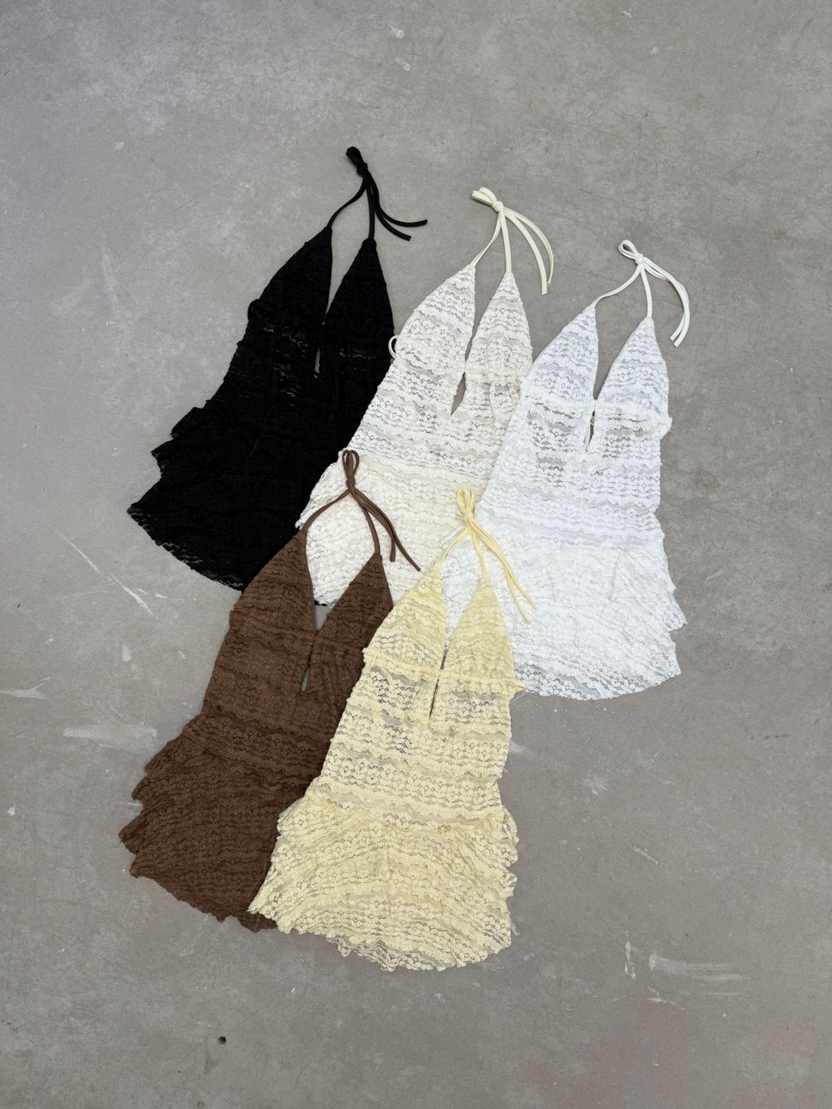 Mono halter v encaje