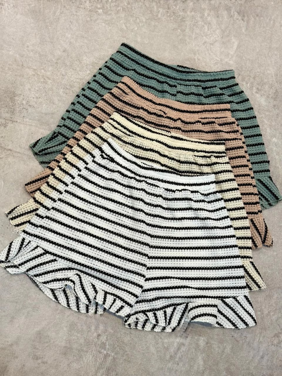 Short volados crochet tejido rayado