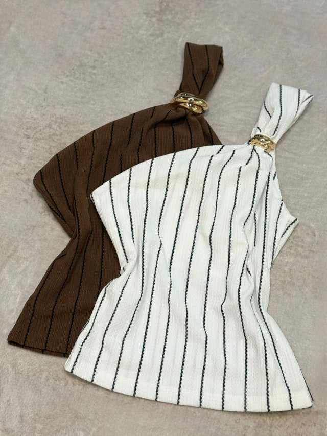 Top un hombro con accesorio bambula