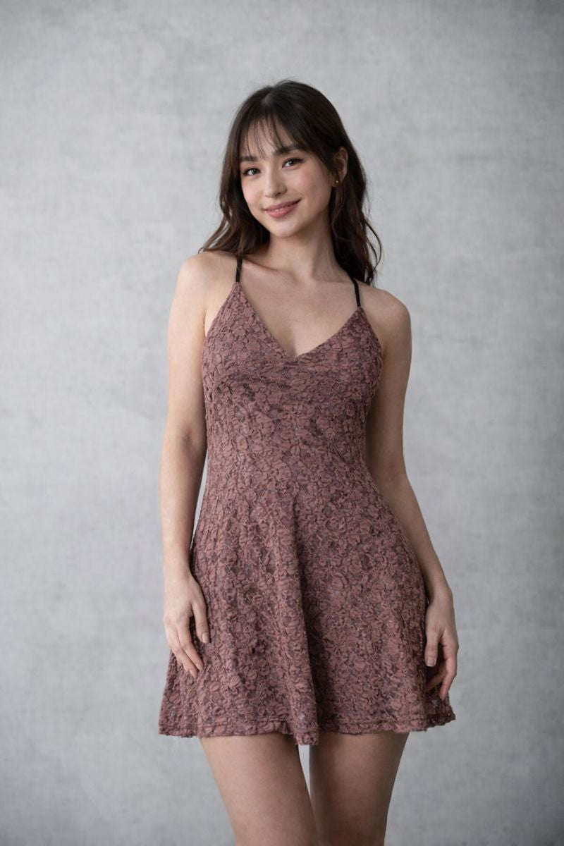 Vestido encaje corto