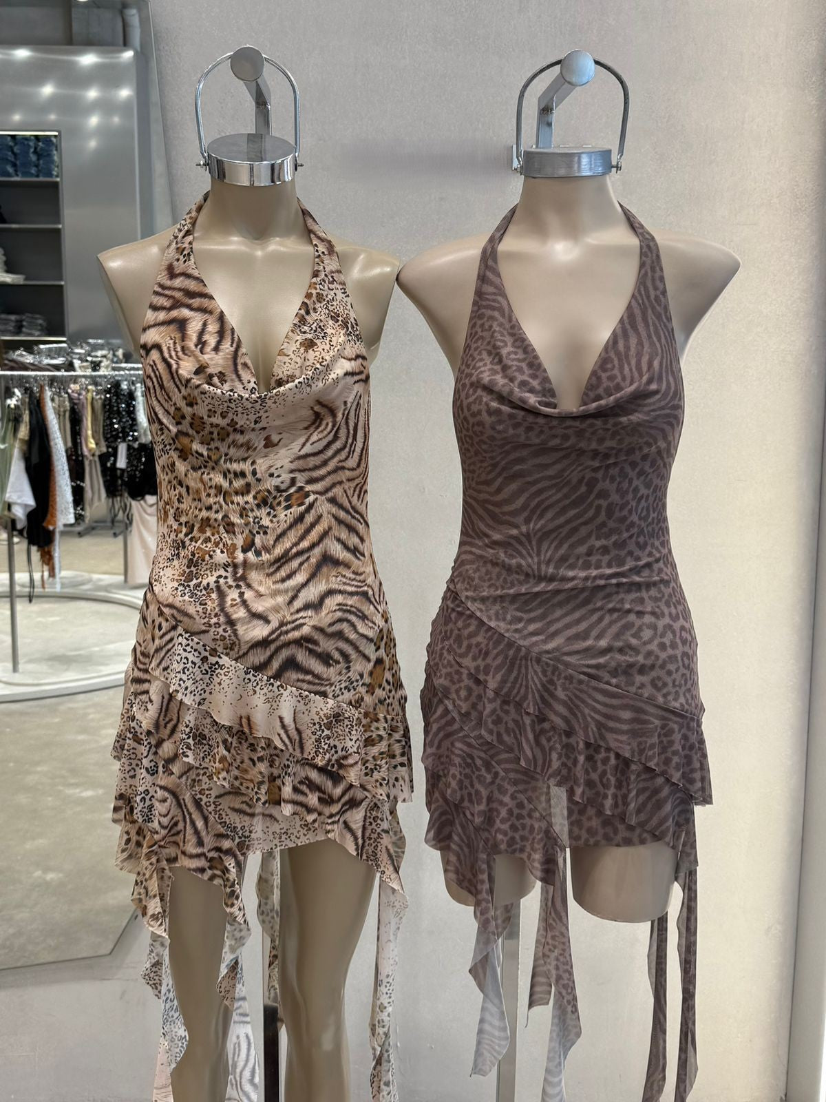 Vestido volados colgantes animal print sublimado microtul